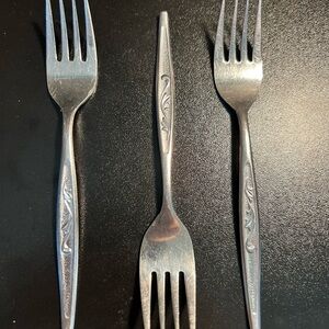 VINTAGE Carlton Stainless Flatware 3 salad‎ forks Woodcrest nice Japan